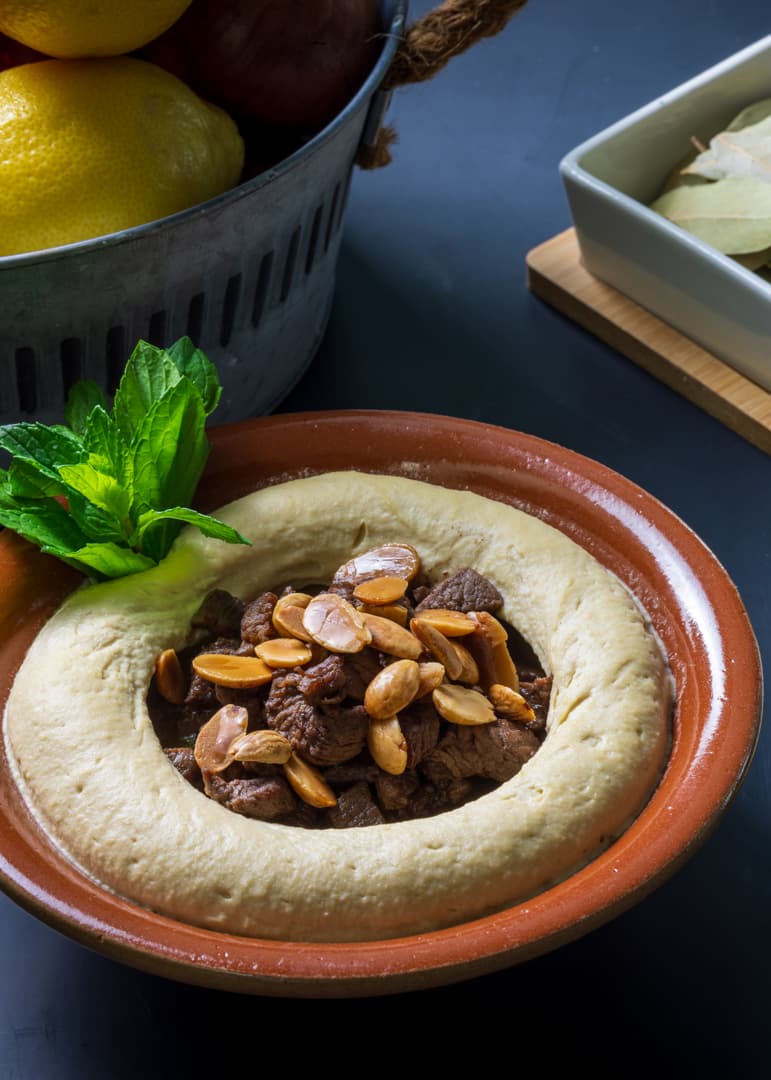 حمص باللحمة